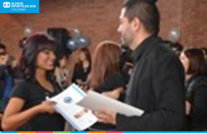 henkel1.jpg 18 jóvenes de Aldeas Infantiles SOS se graduan en peluquería gracias al programa Shapping Futures de Henkel.