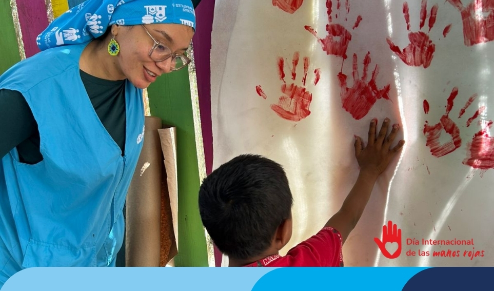 Día de las Manos Rojas:  por qué se conmemora y su lucha contra el reclutamiento infantil